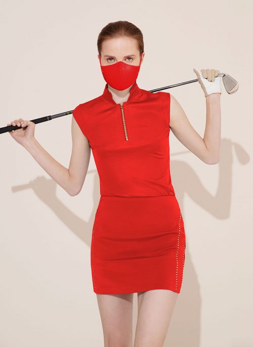 Fashionable face cover in red